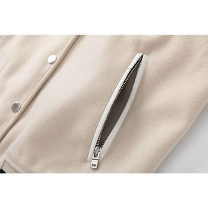 Chaqueta Varsity para Hombre con Bloques de Color, Cuello Vuelto, Mangas con Diseño de Hueso, Botones, Estilo Casual de Béisbol, Chaqueta Bomber con Botones Frontales - Product Image 4