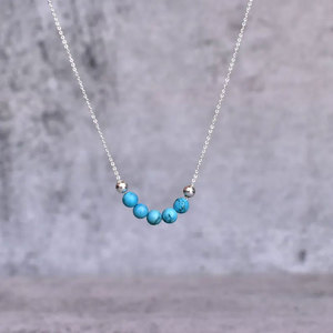 Collier artisanal en turquoise avec perles, chaîne en argent sterling, bijoux délicats, style bohème minimaliste - Product Image 1