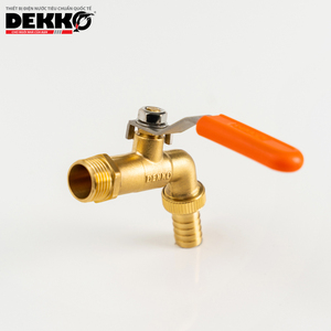 Válvula angular de latón DEKKO de 3/4 pulgadas con manija naranja para uso en exteriores - Product Image 5