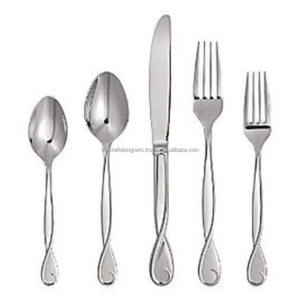 Ensemble de couverts élégant en métal pour les soirées romantiques créant des décors de table magnifiques et luxueux - Product Image 5