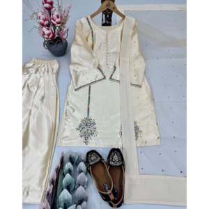 ชุดเสื้อผ้างานปาร์ตี้สำหรับผู้หญิงชุดสวมใส่ด้านบนล่างและสวยงาม - Product Image 3