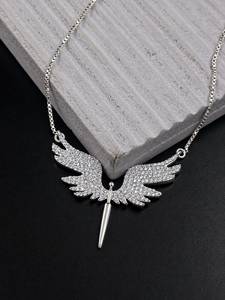 Collier tendance avec pendentif ailes d'ange en argent sterling 925 et moissanite, chaîne maille forçat plaquée rhodium blanc - Product Image 1