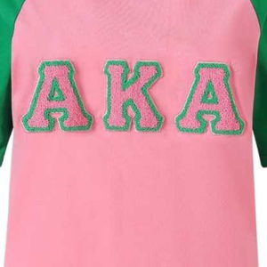 Camiseta personalizada AKA Sorority rosa con escudo de chenilla, cuello redondo, manga raglán, bordado en chenilla, corte ajustado para mujer - Product Image 2