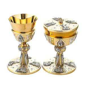 Cáliz y Ciborio Elegantes en Color Oro y Plata, También Personalizables con Grabado, Hechos a Mano en Latón de Alta Calidad, Artículos Religiosos - Product Image 1