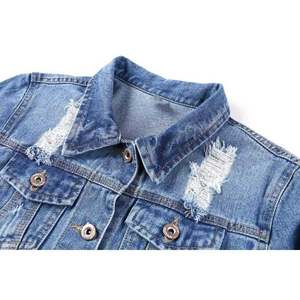 เสื้อแจ็คเก็ตยีนส์สีฟ้าอ่อนสำหรับผู้ชาย ขายส่ง แบบลำลอง ติดกระดุม ทรงปกติ ผ้าสโตนวอช สีพื้น ทอเรียบ สำหรับฤดูใบไม้ผลิ - Product Image 4