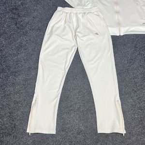 Survêtement de sport personnalisé en tissu polyester et élasthanne de haute qualité, disponible au prix fabricant et avec service OEM - Product Image 3