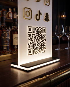 Elegante Soporte de Acrílico para Letreros con Código QR, Personalizado, de Escritorio, Diseño Elegante, Visibilidad Mejorada, Iluminación LED, Estilo Europeo - Product Image 4