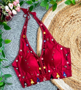 Top corto étnico morado con cuello halter, bordado de espejos y trabajo con hilos de colores para mujer, ropa informal. - Product Image 4
