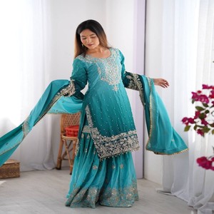 Conjunto VASTRA COTTAGE de Top de Seda Chinon y Pantalón Plazo con Lentejuelas Codificadas, Completamente Cosido, con Dupatta a Juego, Vestido Elegante para Fiestas - Product Image 3