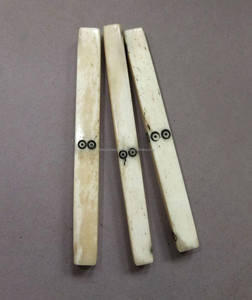 ลูกเต๋ากระดูกควาย4ด้านลูกเต๋าเล่นเกมสไตล์สัตว์ขัดเงาและเขาควายดีไซน์ตามสั่ง - Product Image 5