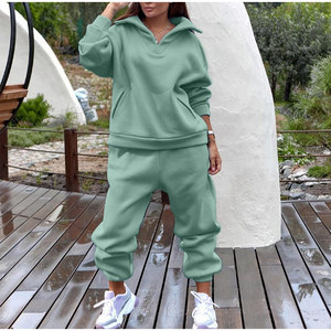 Ensemble de survêtement personnalisé à fermeture éclair, design tendance, avec passepoil cousu, deux pièces, comprenant un sweat à capuche cagoule et un pantalon de survêtement, pour femme - Product Image 4