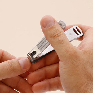 Ensemble cadeau de soins des ongles de qualité supérieure Coupe-ongles en acier inoxydable avec étui en cuir Trousse de toilettage personnelle de luxe pour un usage quotidien - Product Image 6