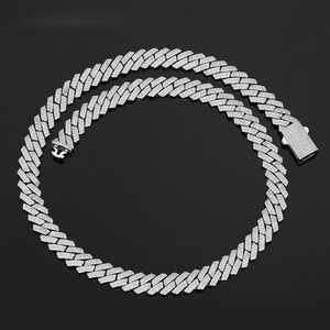 Collier chaîne cubaine en moissanite, chaîne gourmette sertie de pierres, bijoux de luxe hip-hop, collier statement, cadeau pour homme - Product Image 1