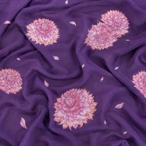Kaftan en Georgette de Soie Botanica, couleur Magenta Électrique Néon Vibrant, motif Chrysanthème Magenta - Product Image 2