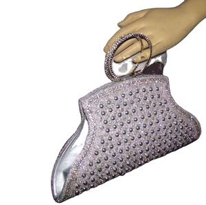 Pochette enveloppe en satin faite à la main Lowellcraft avec perles rondes et zircon - Product Image 3