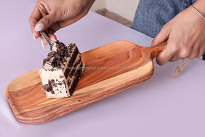 Plateau de service en bois d'acacia durable fait à la main, design moderne pour la cuisine, la salle à manger, la table basse, le restaurant, l'hôtel - Product Image 6