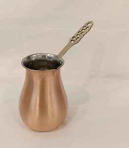 Cafetera Turca de Cobre Puro Hecha a Mano de la Mejor Calidad de Bold Blossom, con Asa de Latón, Diseño Moderno y Lujoso, Juego de 2 Piezas, Venta al por Mayor en India - Product Image 6