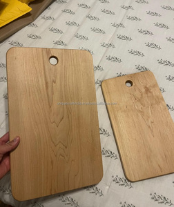 Tabla de cortar rectangular de madera de diseño fresco con mango Apto para lavavajillas para interior de cocina - Product Image 2