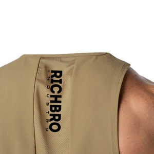 Camiseta sin mangas de verano para hombre, chaleco muscular informal con decoración de agujeros, malla transpirable para transferencia de humedad para ropa de gimnasio - Product Image 4