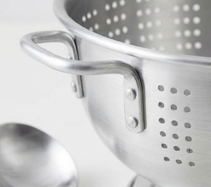 Colador de Acero Inoxidable con Asas y Base, Colador de Metal Resistente para Cocina - Product Image 2