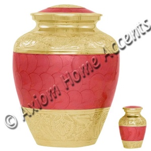 Urna de latón de calidad superior con artesanía clásica y acabado brillante para un tributo digno por Axiom Home Accents - Product Image 1