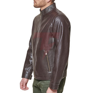 เสื้อแจ็คเก็ตหนังผู้ชายพรีเมียม TORQSON รุ่น T-LJ-09 โลโก้ด้านหน้า ระบายอากาศได้ดี เป็นมิตรกับสิ่งแวดล้อม เนื้อผ้านุ่ม อบอุ่น เหมาะสำหรับฤดูหนาว ใช้งานได้ทุกวัน - Product Image 3