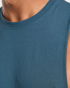Nueva llegada, camiseta sin mangas de alta calidad al por mayor con logotipo personalizado para hombre, de corte holgado, tela ligera, costuras con borde sin rematar y aberturas de brazo caídas. - Product Image 6