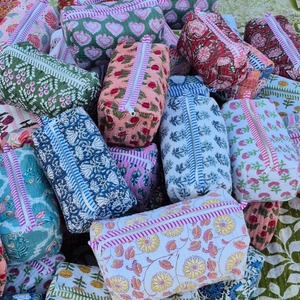 Floral Zipper Cosmetic Bag Set Medium Size Portable <b>Makeup</b> Organizer Textile Material Lovely Style Multi-Function Toiletry Bag - Product Image 5