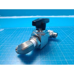 Diafragma de Válvula de Alta Pureza FUJIKIN 316L BALL 100412, Usado como Pieza de Repuesto para Equipos de Semiconductores Legacy - Product Image 1