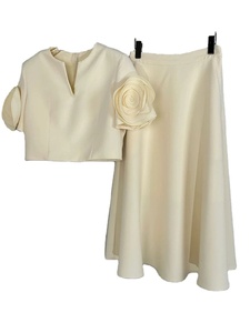 2025 nuevo puño de dos piezas para mujer flor tridimensional con cuello en V abrigo corto cintura alta A longitud sobrefalda traje de moda - Product Image 6