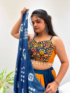 Ensemble Lehenga Choli Navratri 2026 LD CREATION pour femmes |   Blouse vintage longue en rayonne brodée avec des détails en miroir et des broderies Gotta - Product Image 6