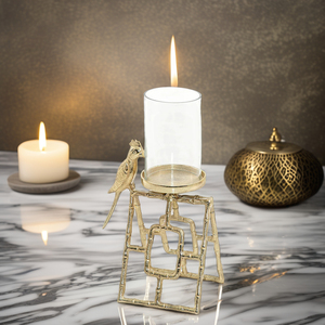 Bougeoir de Noël en métal et verre fini or Design élégant pour la décoration intérieure Fêtes de vacances et événements festifs - Product Image 5