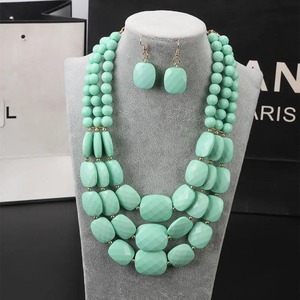 Collar de Resina Verde Menta Pintado a Mano con Flores y Pendientes a Juego, Conjunto de Joyería de Moda para Boda, Marca ALTAMASH CRAFT - Product Image 1
