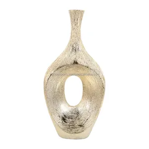 Vase à fleurs en céramique décoratif avec motifs gravés pour les mariages, utilisation en jardin, respectueux de l'environnement, taille personnalisée, jardinières Zahid Exports - Product Image 4