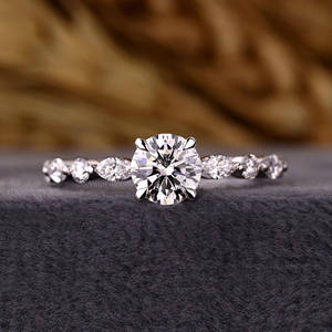 Anillo de compromiso de diamante cultivado en laboratorio de corte redondo de oro blanco de 18 quilates, corte Marquesa, regalo de aniversario perfecto, estilo de moda certificado IGI - Product Image 1