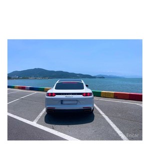 Porsche Panamera 2.9 AWD E-Hybrid de juin 2021 avec sièges en cuir, caméra de recul, conduite à gauche, 67 000 km - Product Image 2