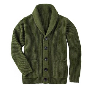 Cardigan d'hiver épais classique pour homme Wolf, col en V, à double boutonnage, 100 % laine mérinos, fabriqué en Italie, fourniture ODM, tricot plat uni - Product Image 2