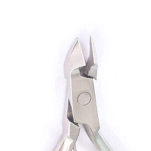 Vente en gros de pinces à cuticules professionnelles en acier inoxydable avec lame incurvée et ouverture large pour les outils de manucure et de pédicure - Product Image 2