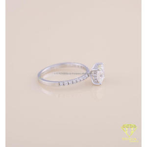 Anillo de Compromiso con Diamante Cultivado en Laboratorio, Corte Princesa, Oro Blanco, Solitario, Micro Pavé, Joyería para Novia, Boda o Promesa - Product Image 3