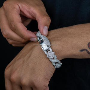 Bracelet de mode haut de gamme avec motif de maillons luxueux et détails en pierre de moissanite haut de gamme - Product Image 5