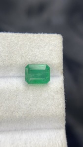 Émeraude naturelle certifiée du Zambie, taille octogonale, pierre à bon lustre, pierre précieuse non montée pour la création de bijoux, 1,77 carat. - Product Image 6