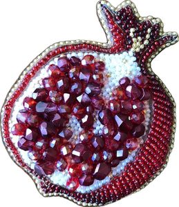 Broche Bordado a Mano de Primera Calidad con Cuentas, Patrones Decorativos Intrincados y Acabado Elegante - Product Image 5