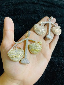 Treue vs. Geld Waagen-Anhänger aus 925er Silber mit Moissanit-Mikropavé, Hip-Hop-Thema, Unisex für den Alltag - Product Image 4