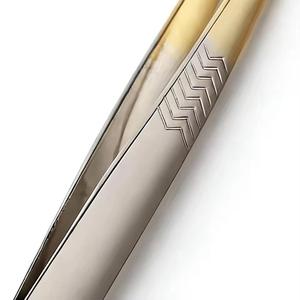 Pinzas para Cejas de Acero Inoxidable Duraderas OEM con Punta Inclinada para Uso en Salones de Belleza - Product Image 2