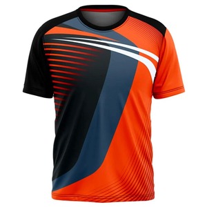 Maillot de football géométrique noir et jaune pour homme, col rond, manches courtes, en polyester respirant, coupe athlétique, imprimé par sublimation - Product Image 3