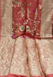 Sari de luxe en brocart Banarasi 100% polyester, véritable travail Zari, tenue de mariée indienne traditionnelle, tissé à la main, motif floral doux - Product Image 4