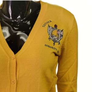 Cardigan en tricot personnalisé High Sigma Gamma Rho, couleur et broderie sur mesure, pour sororité, fraternité, ou université, unisexe. - Product Image 6