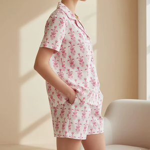 Conjunto de Pijama Elegante, Casual y Sexy para Mujer, de 2 Piezas, Manga Corta, Cuello Camisero, 100% Algodón, Transpirable, Suave y Liso - Product Image 1