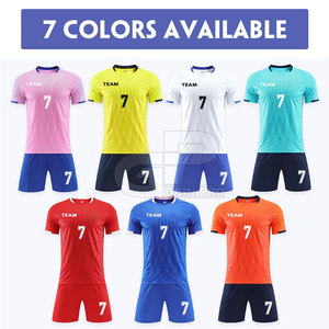 Ensemble de maillot et short de football pour hommes à séchage rapide, matériau léger, parfait pour les matchs et les entraînements - Product Image 2