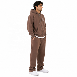 Ensemble de survêtement unisexe personnalisé en molleton épais, comprenant un sweat à capuche coupe classique et un pantalon de jogging coupe oversize, brodé, pour commande en gros OEM - Product Image 2